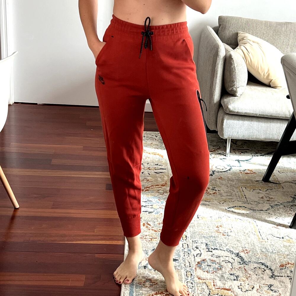 Nike Tech Fleece Jogger Pants Women's Size XS Red - Picture 1 of 7